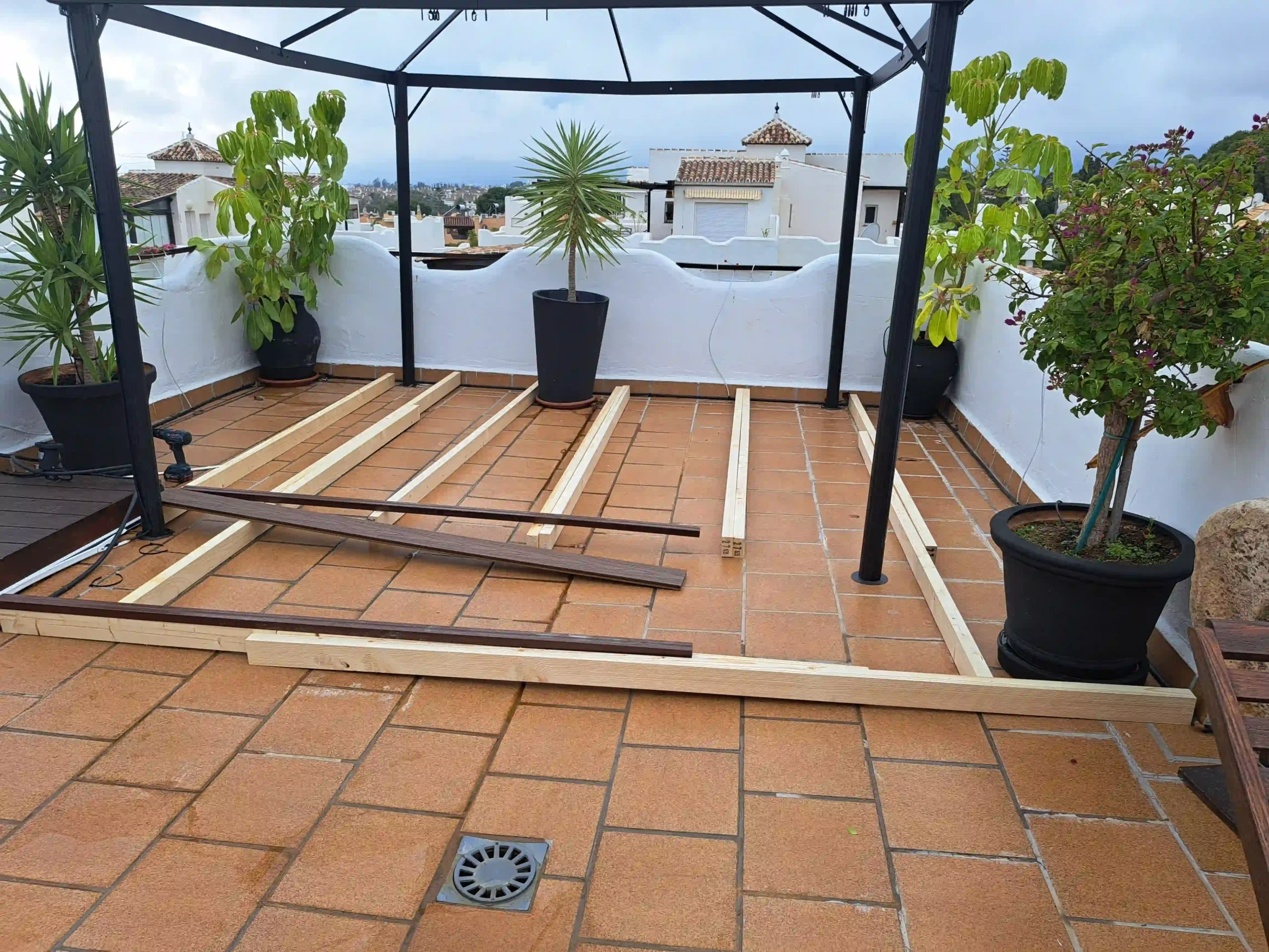 Instalacion complemento tarima sierra blanca foto 1